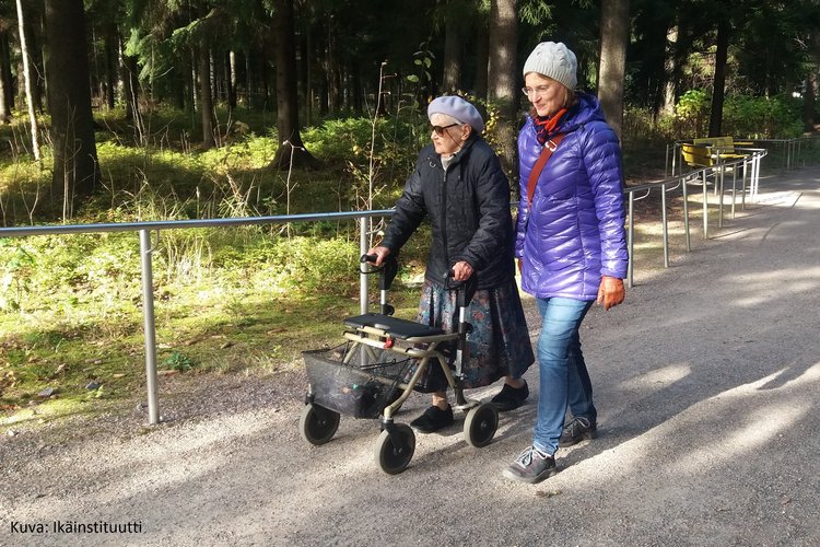 Ulkoiluystäväksi iäkkäälle perehdytys Ulkoiluystäväksi iäkkäälle perehdytys