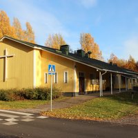Könönpellon seurakuntakeskus Könönpellon seurakuntakeskus on saanut uuden keltaisen maalipinnan.