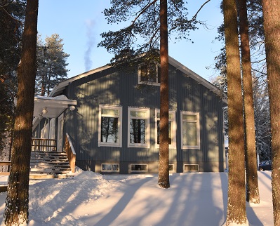 Puurtilan seurakuntakoti talvella
