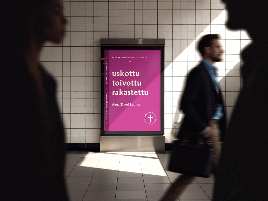 Ohi kiitävät ihmiset.