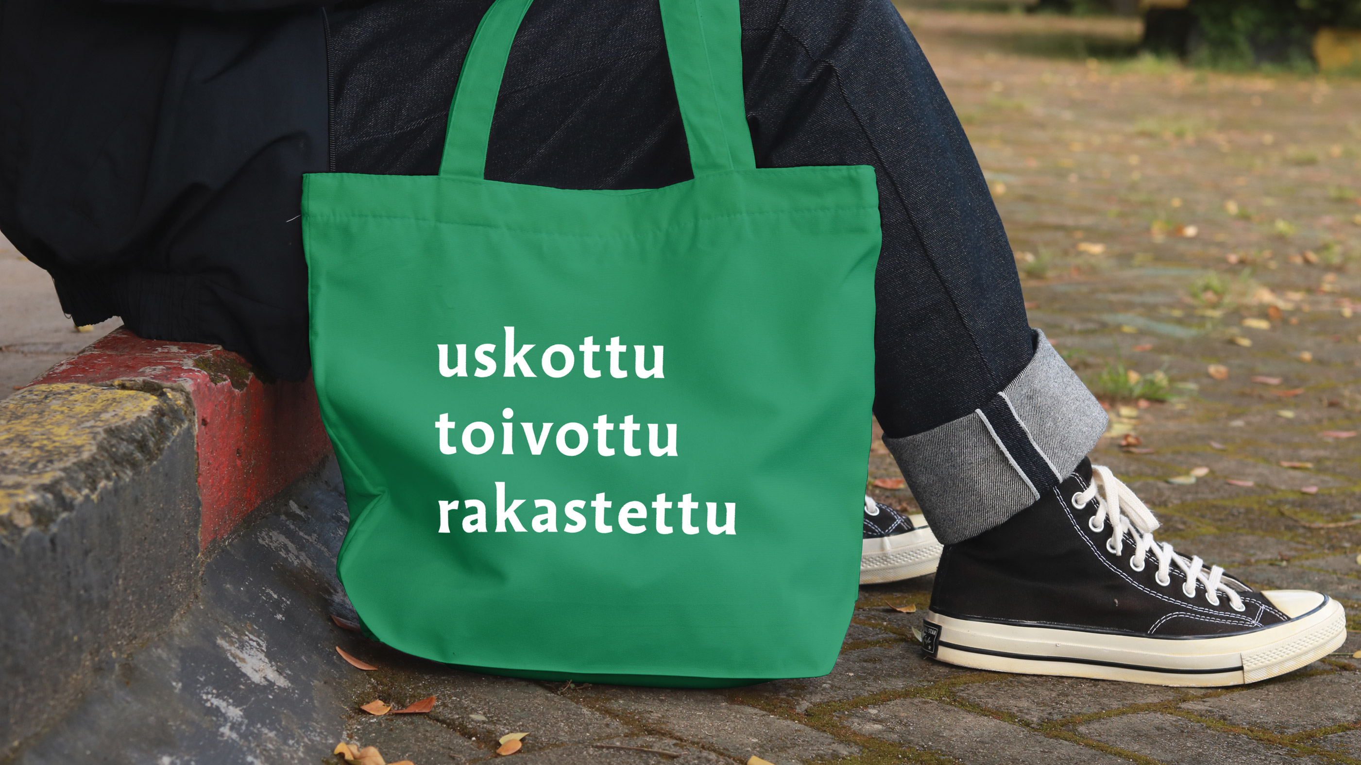 Uskottu toivottu rakastettu.